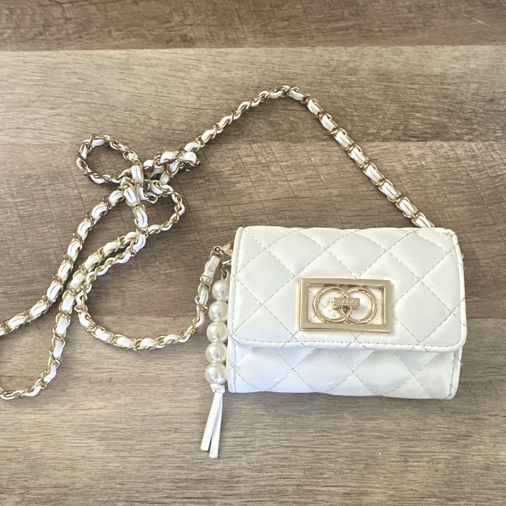 White Quilted Small Crossbody Bag Turn-Lock Gold Hardware Chain Detachable Strap